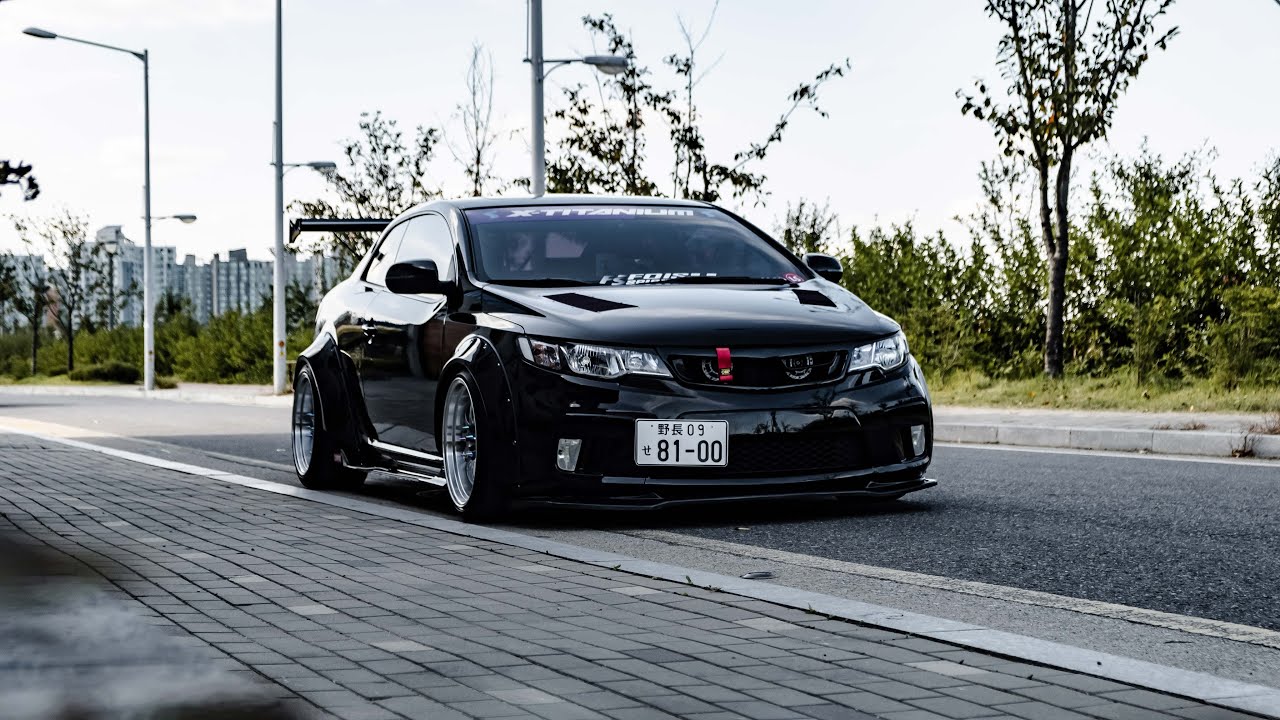Kia Forte Koup 4K