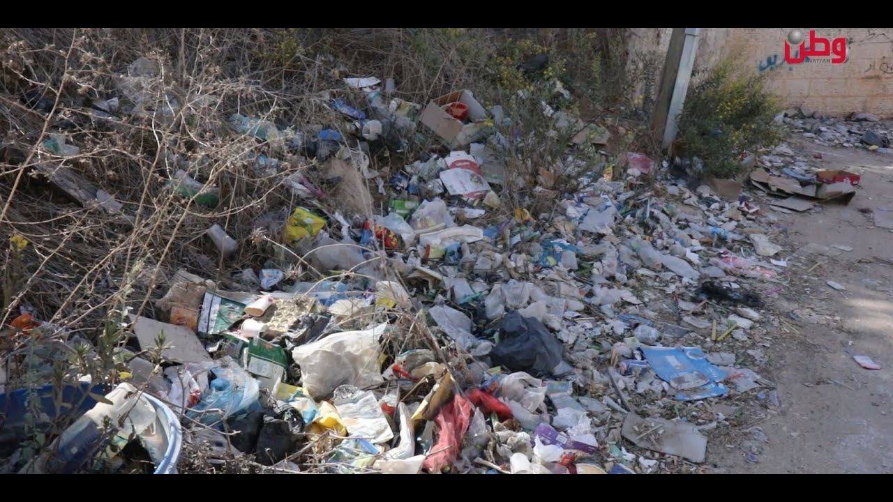 أبو شخيدم.. معاناة من أزمة النفايات والمياه وشح الخدمات الأساسية