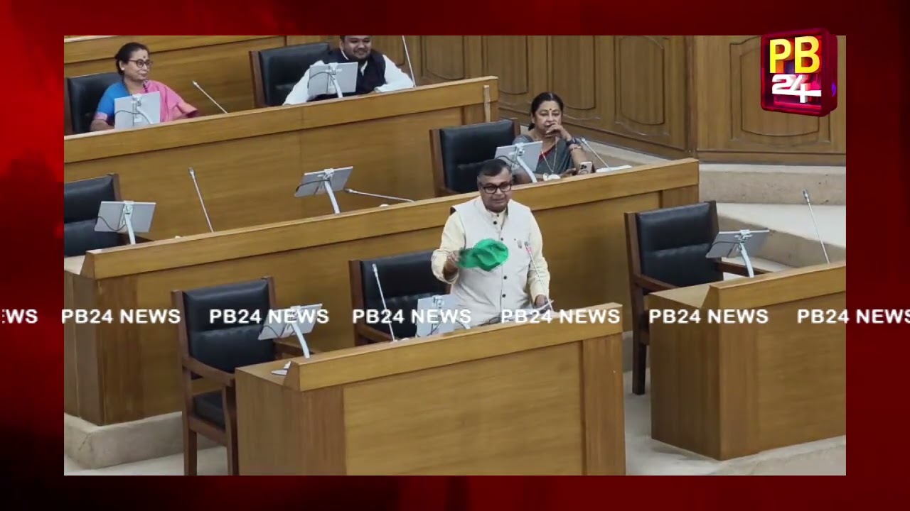রতনের দেওয়া সোলার টুপি গ্রহণ করলেন সুদীপ।