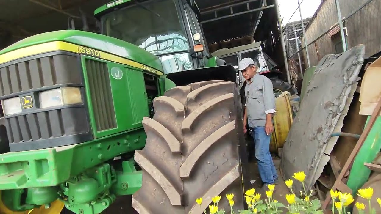 Máy cày John Deere hàng khủng 6910 ( 160 mã lực ) mới 99% số điện thoại trong phần mô tả.