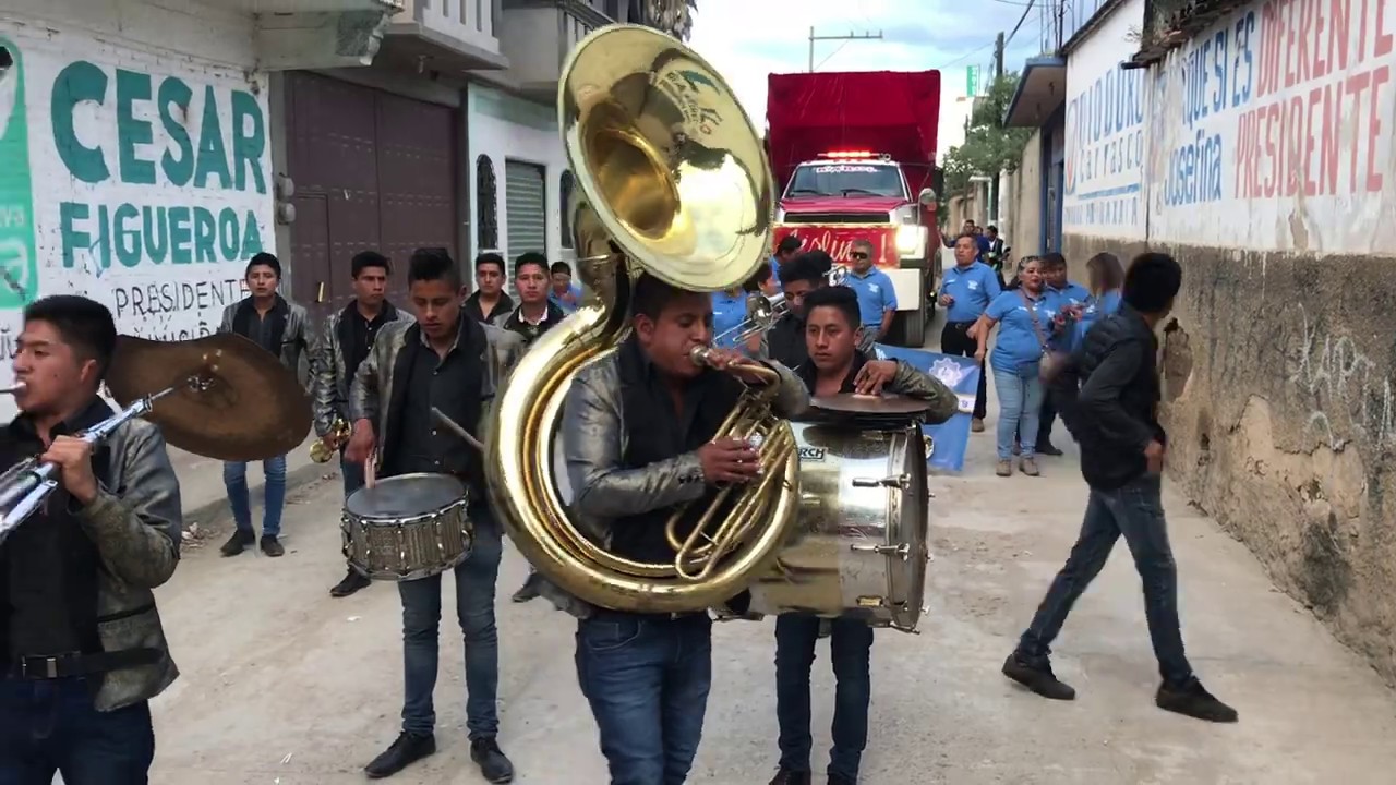 El becerro banda mezcalitos