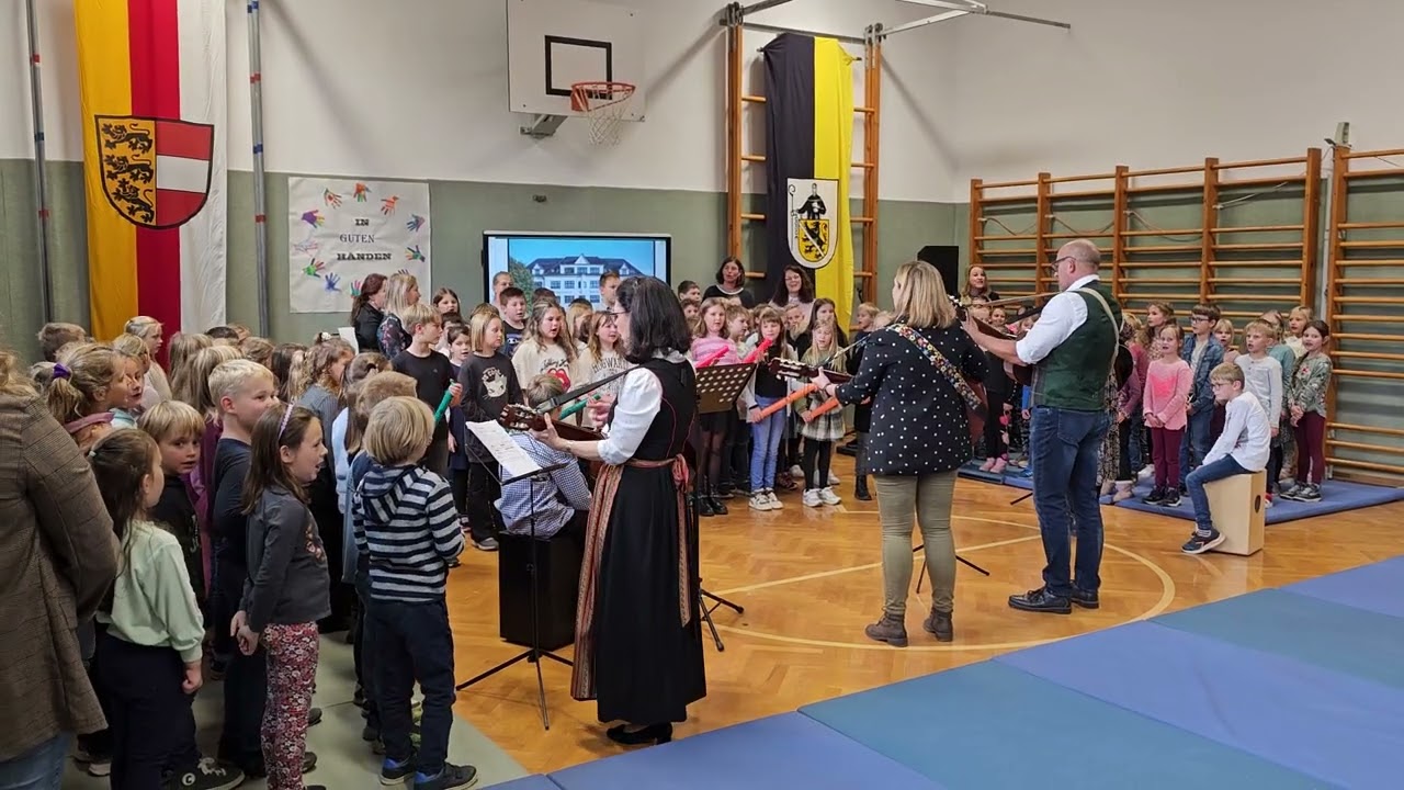Eröffnung der Volksschule Bad St. Leonhard 1