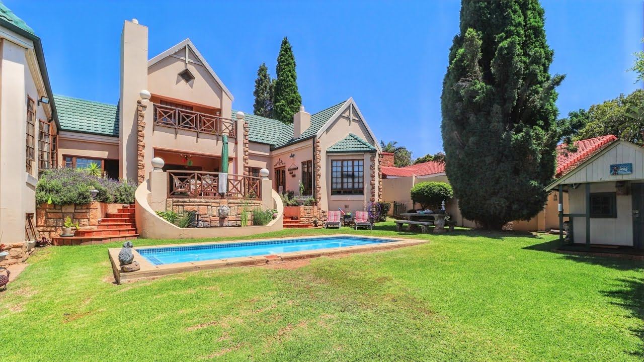3 Bedroom For Sale - Moreleta Park