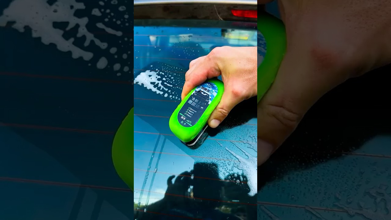 Essa esponjinha BLINDADORA promete deixar o vidro do carro SEMPRE LIMPO! 🚗🫧