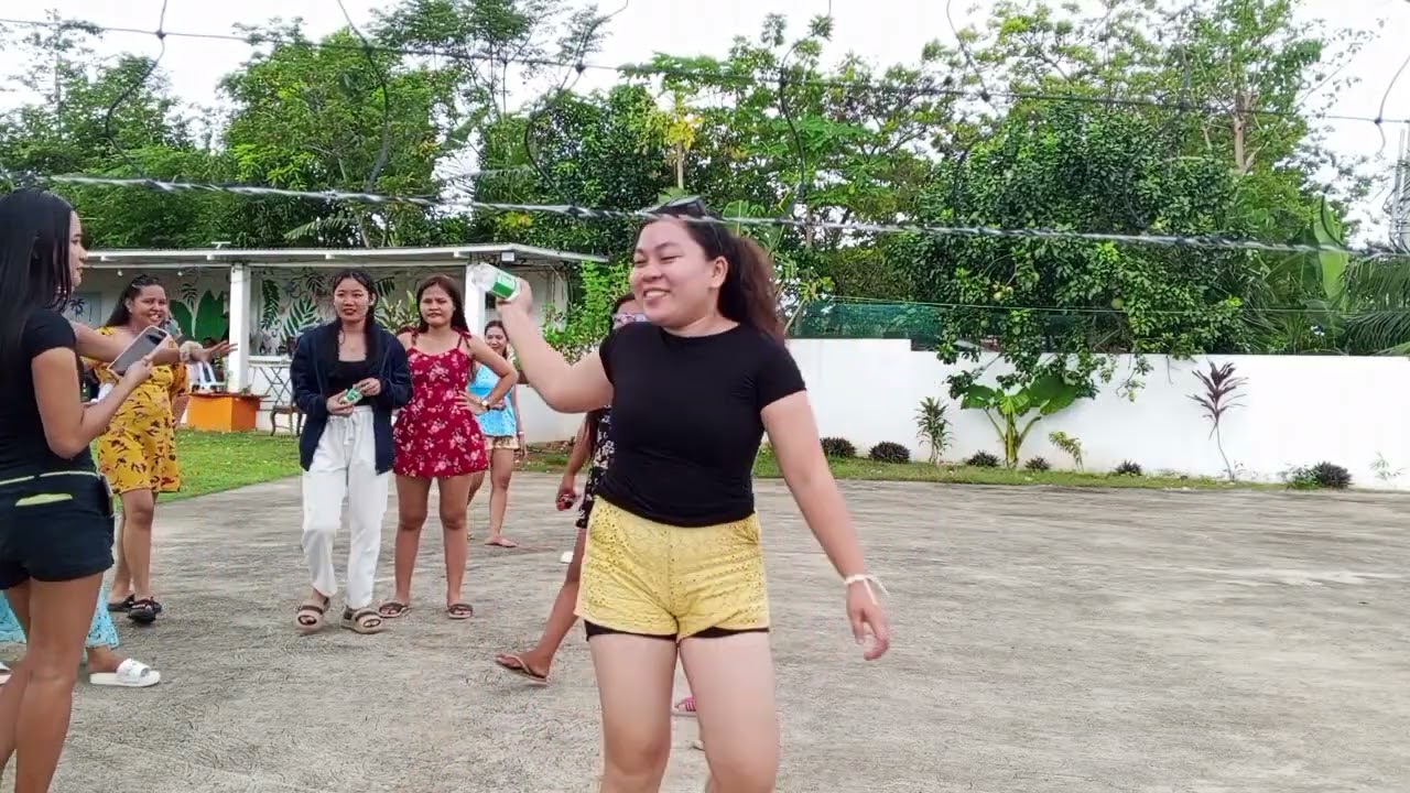 Another fun games during our Christmas Party! 🎉🤣 #subscribeme #party #games 
