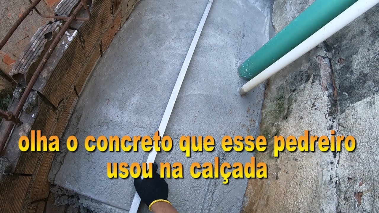 Olha como esse pedreiro faz calçada ele usa um concreto diferente