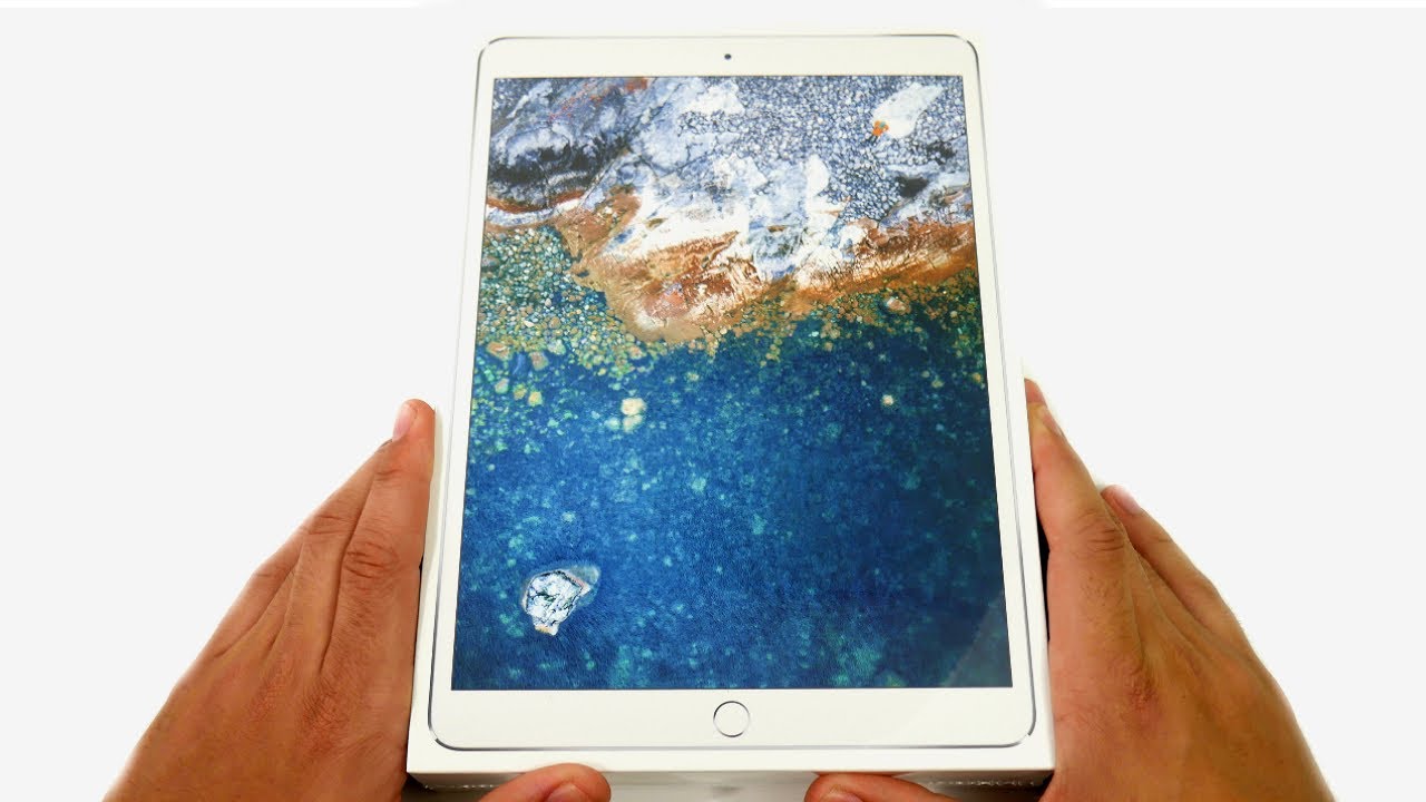 iPad Pro 10.5 Unboxing & First Impressions!