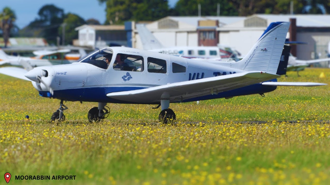 16 minutes of strong winds landings and takeoffs at Moorabbin airport
