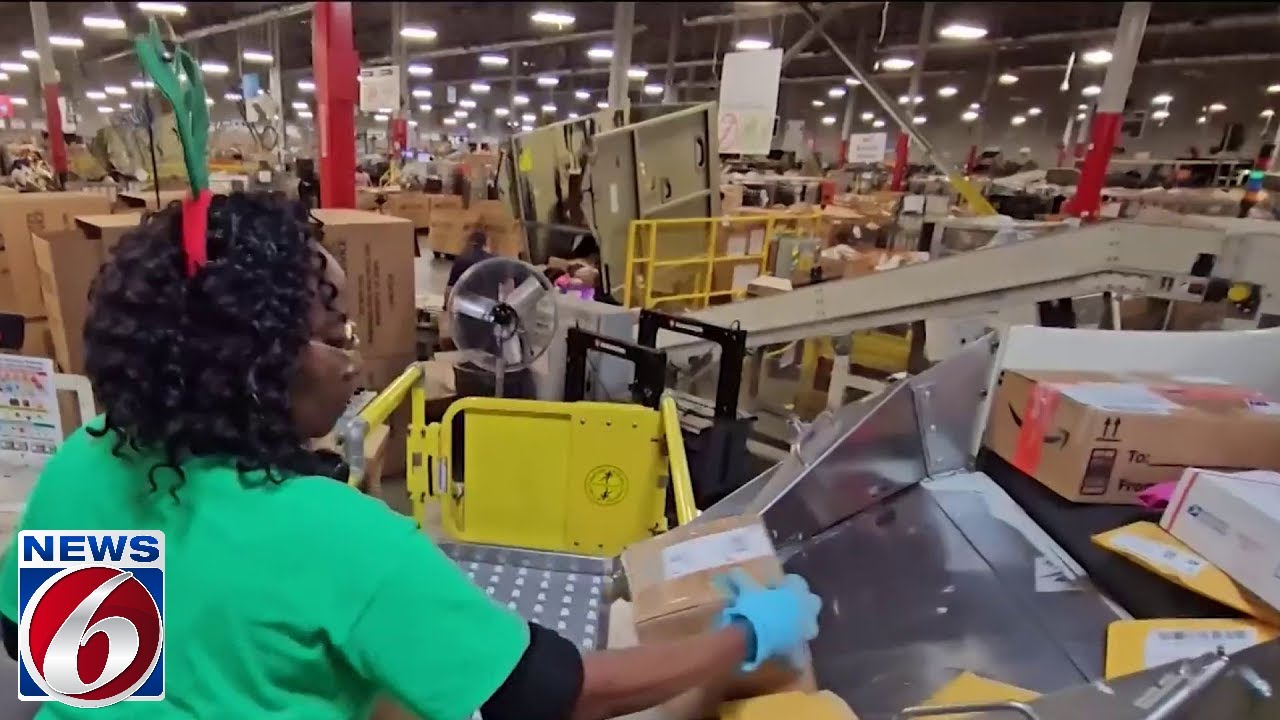 Inside Central Florida's USPS facility for the holidays