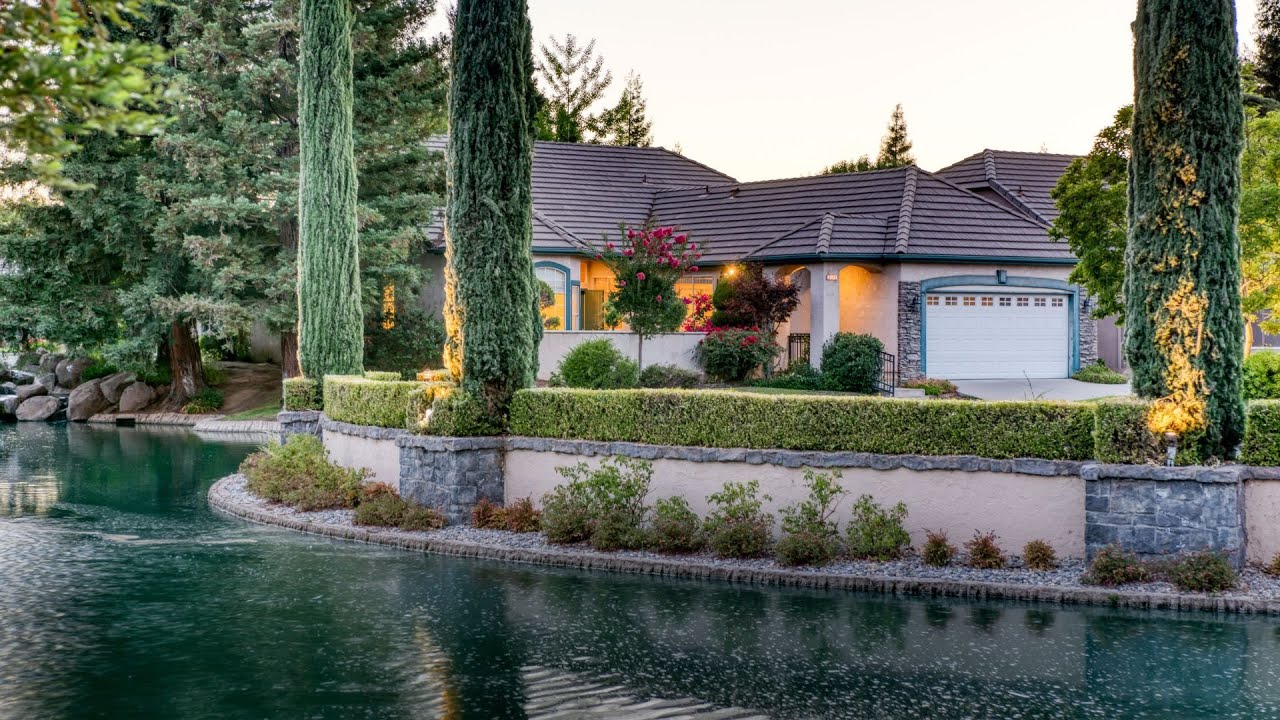 Home Tour- Lakefront home in the StoneBrook Community, Clovis California