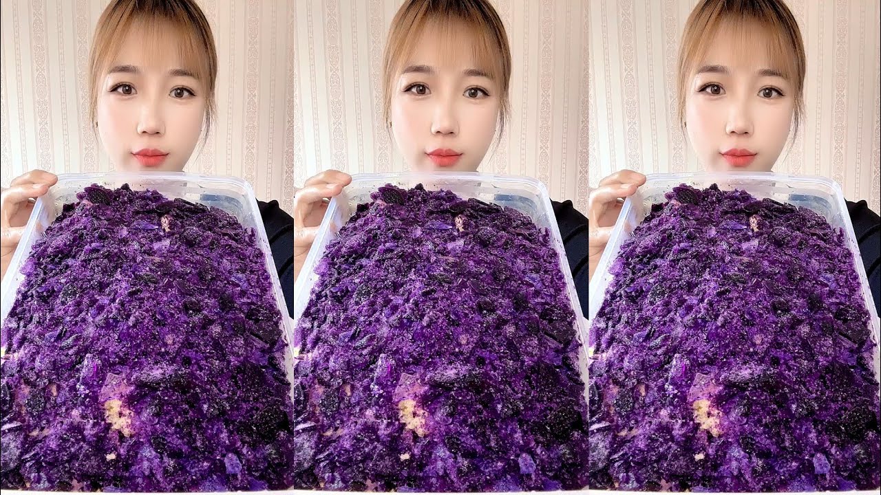 SHAVED ICE EATING