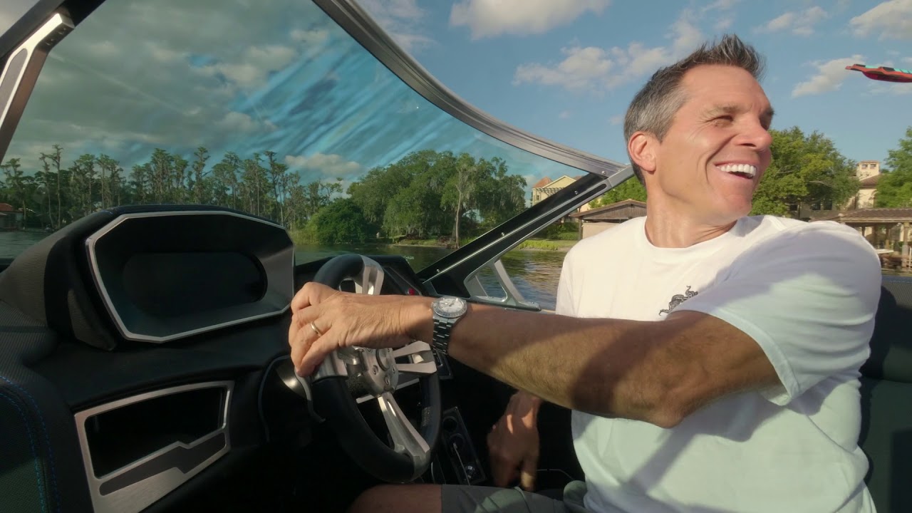 2019 MasterCraft X26 - Review, Test Drive & Wakes