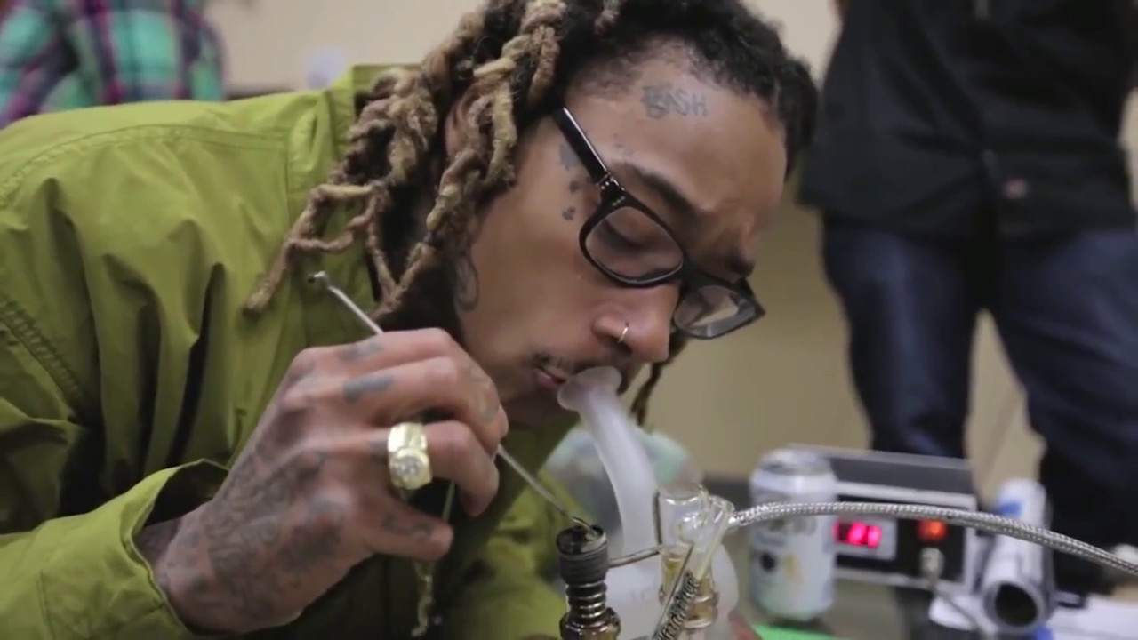 wiz khalifa on his own kush and it f*** him up --  kk 