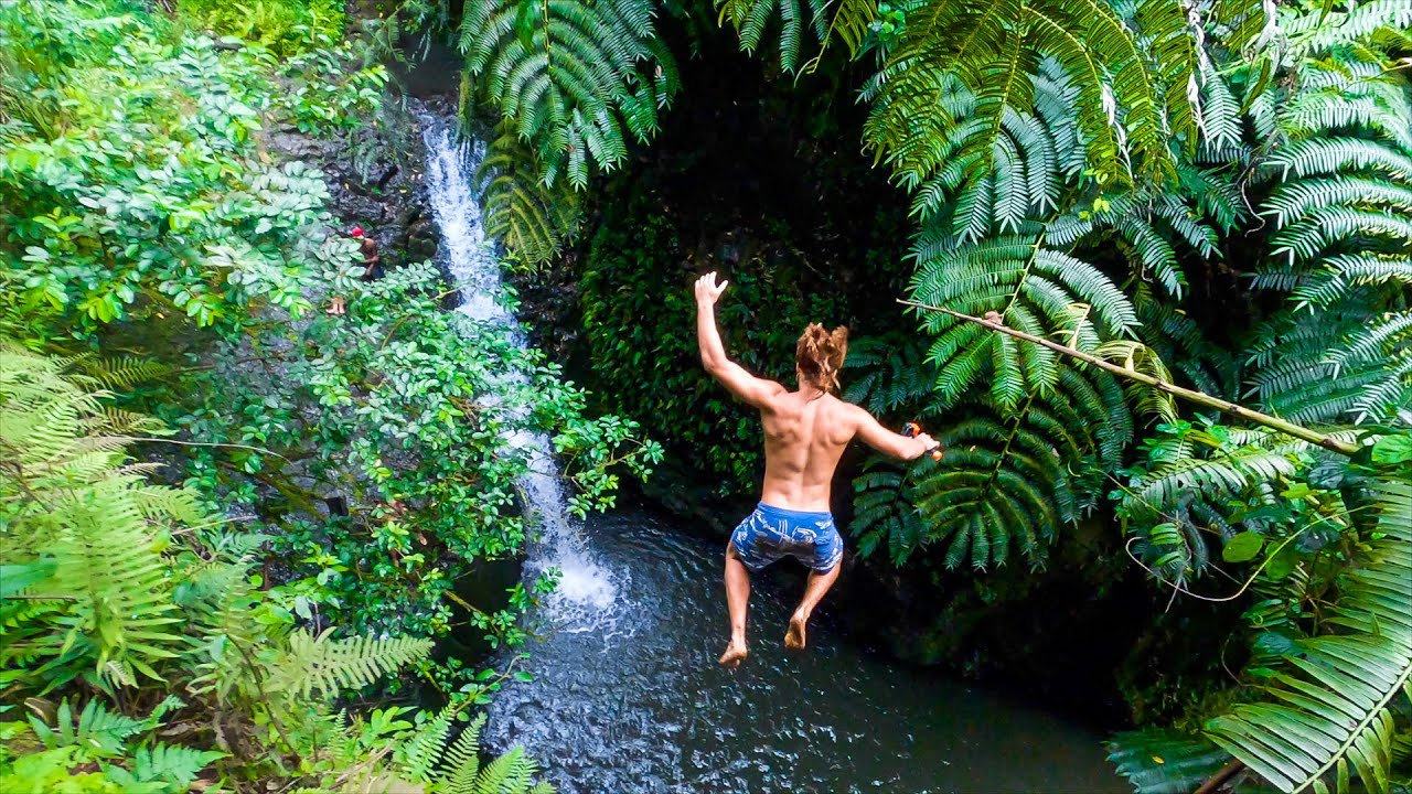 EXPLORING SECRET WATERFALL (Hawaii)
