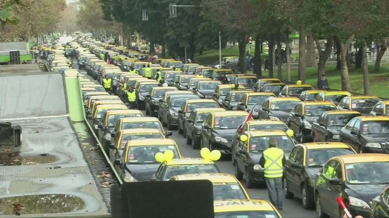 Chile taxi drivers protest against Uber