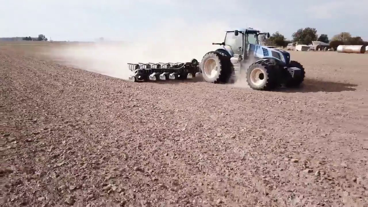 Harvest International UltraLift with Vantage MidSouth Precision Ag