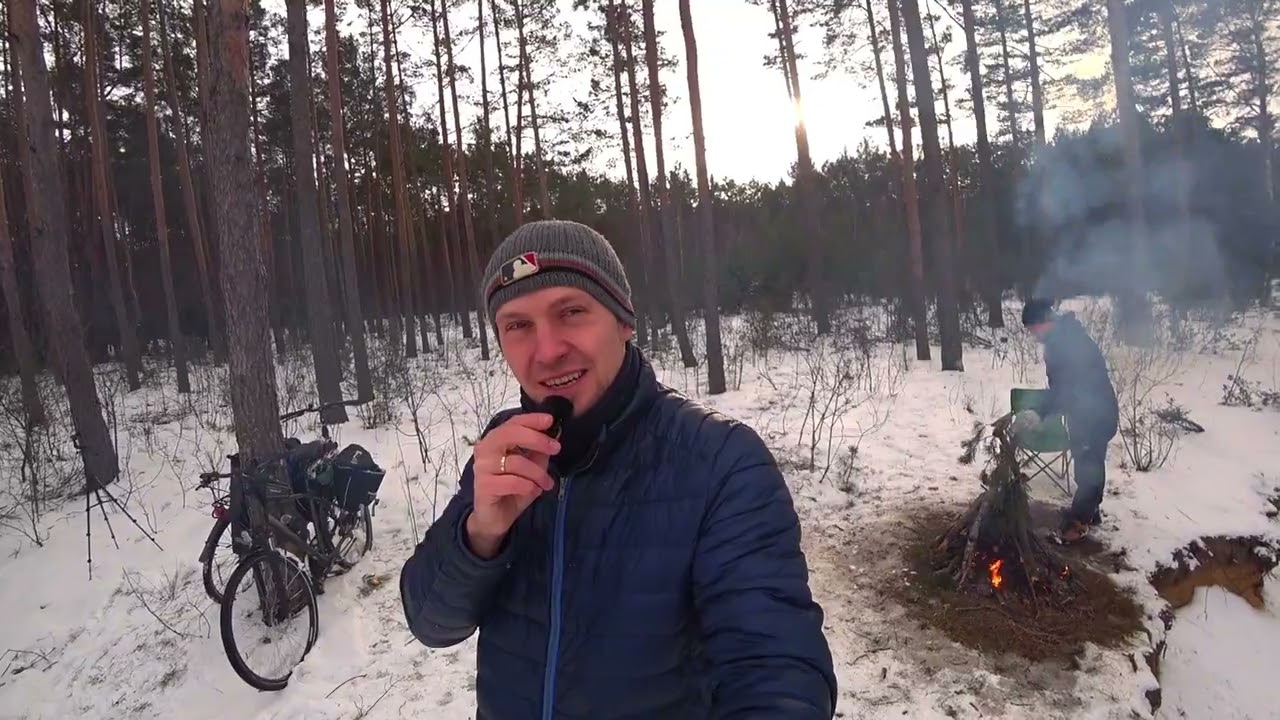 Przeprawa przez rzekę i zimowe ognisko