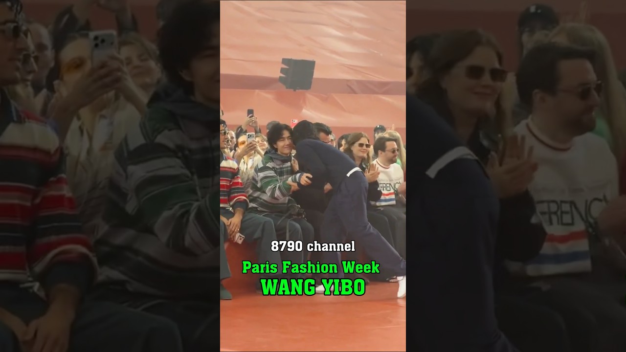 #Шорты Второй раз подряд креативный директор Lacoste вышел поприветствовать Ван Ибо.