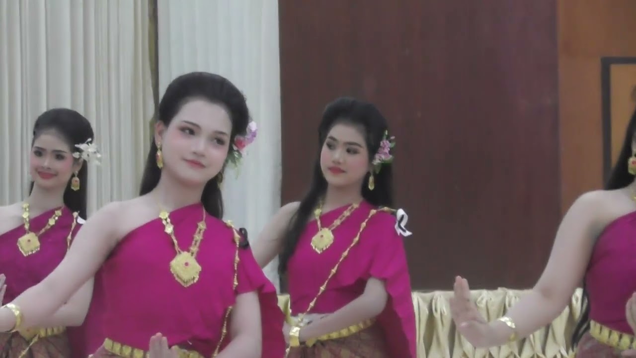 รำสีนวล(ออกอาหนู) โรงเรียนสุโขทัยวิทยาคม
