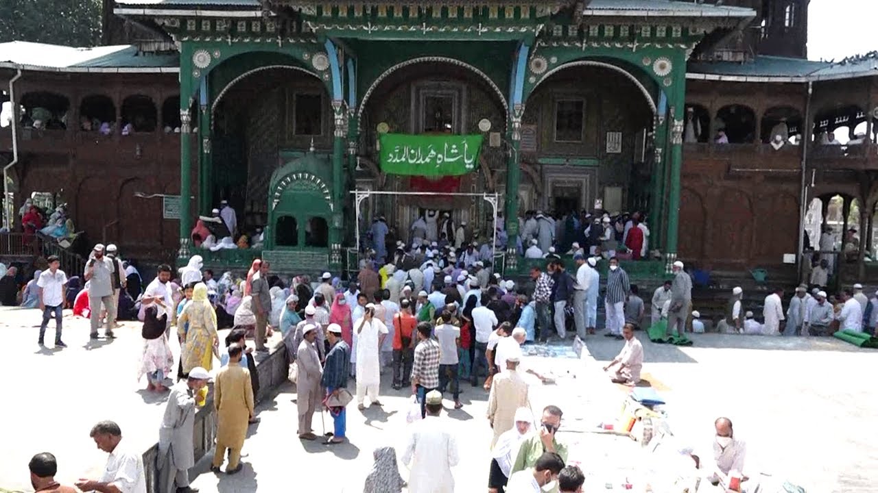 Urs Shah-e-Hamdan Celebrated