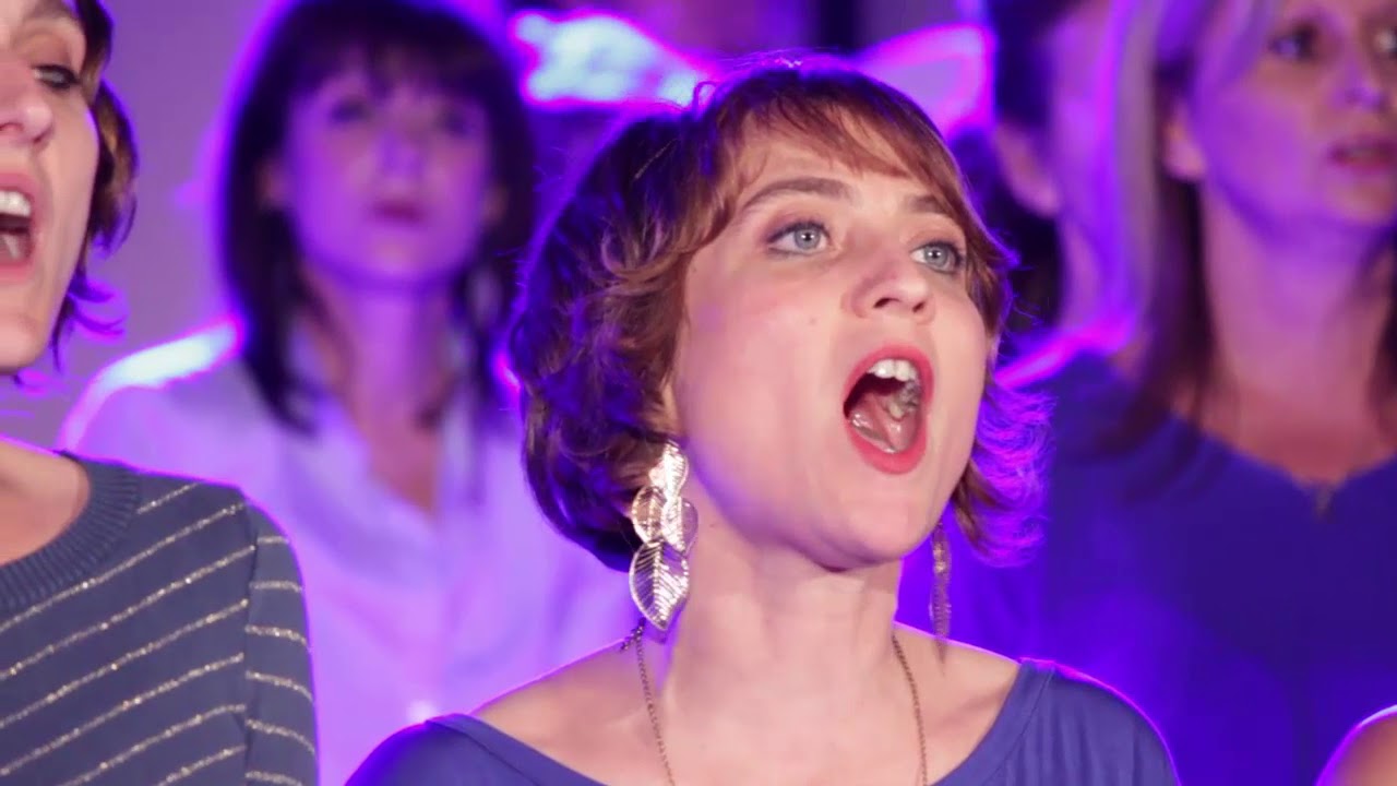 MADALENA (choeur de 23 chanteuses dirigées par Manu Théron)