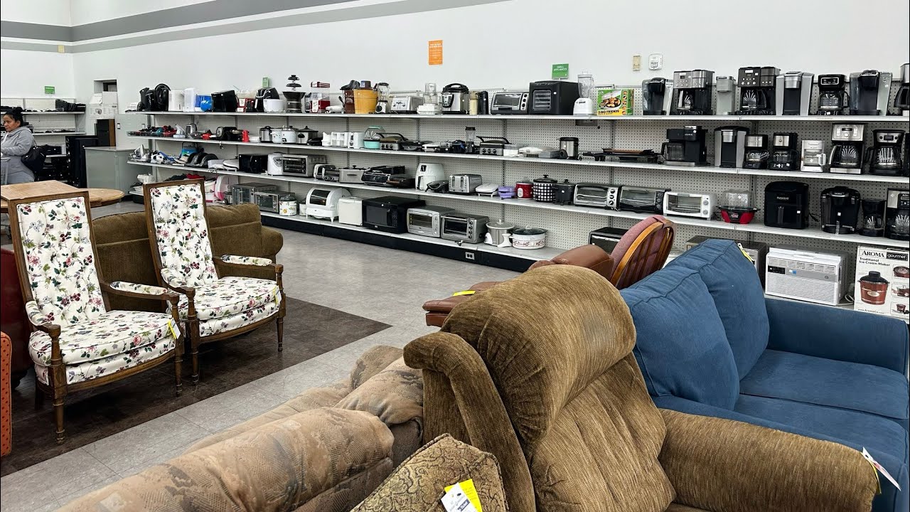 There Were A Few $1000+ Items In This Thrift Store!