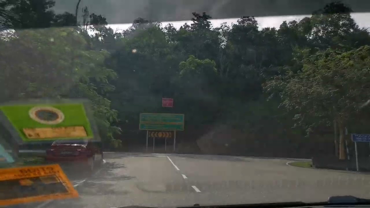 10am dah sampai Terminal Sentral Kuantan, 11am otw Kuala Lumpur by Mayang Sari express