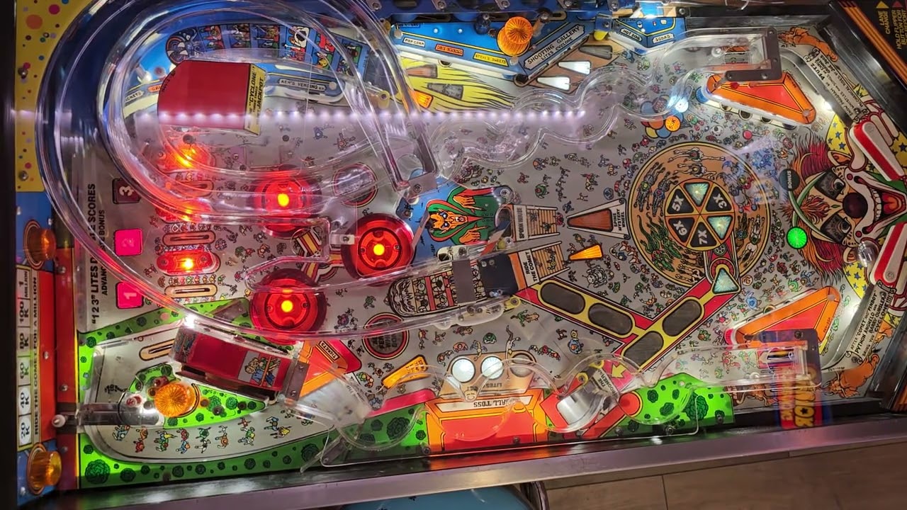 Cyclone pinball gameplay and tour