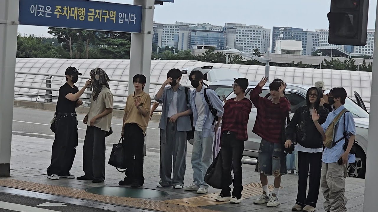 Cravity 크래비티 Airport Departure 250731