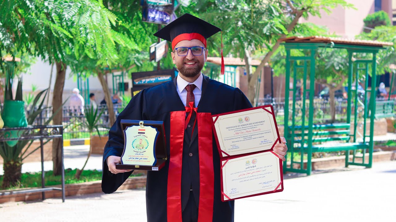يوم تخرج الطبيب ضي بوارشي وحصوله على درجة البكالوريوس في الطب والجراحة من جامعة المنصورة في مصر