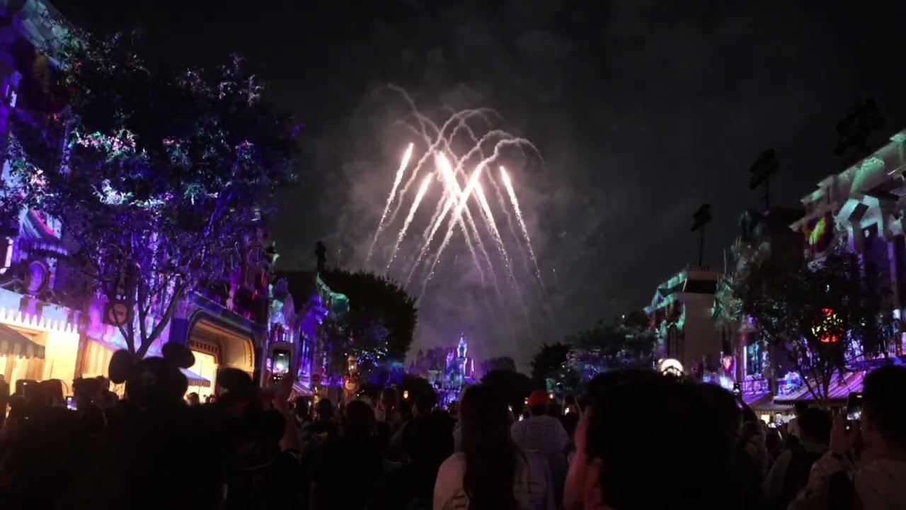ShowAlong Videos - Wondrous Journeys with Fireworks fireworks show at Disneyland Resort