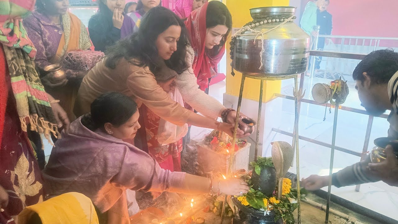 🌼🌼ॐ नमः शिवाय 🌼🌼के नाम से की आज सुबह की शुरूआत और किए महादेव के दर्शन और अभिषेक 🌺🌺☘️🍀🙏🙏