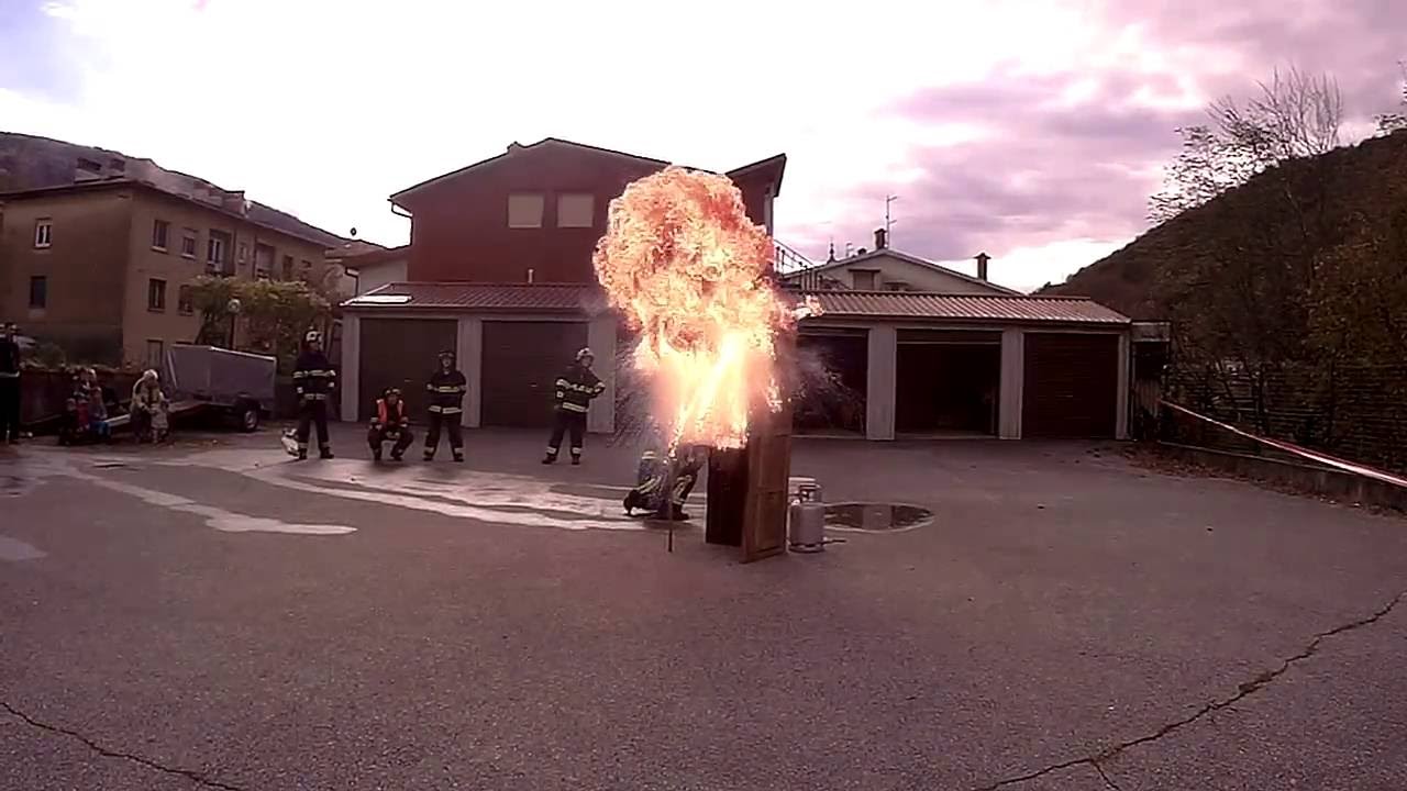 Ma&scaron;čobna eksplozija (slow motion)