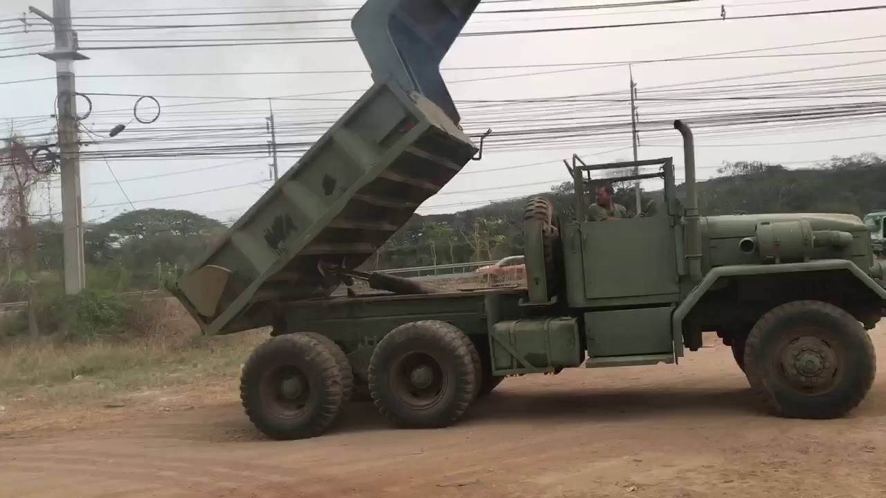 อยากได้คันนี้จัง รถสิบล้อทหาร