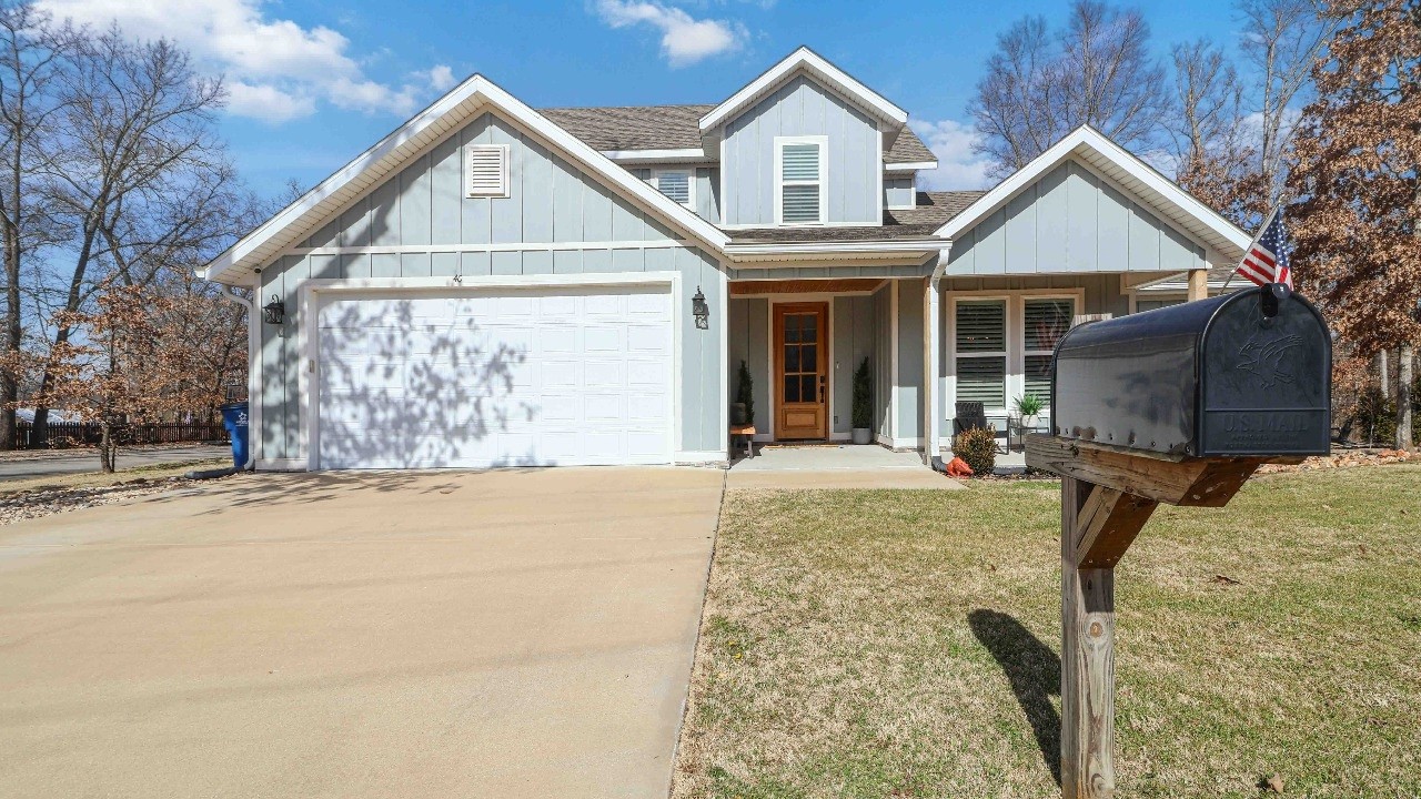 40 Cranfield Drive, Bella Vista, AR 72714