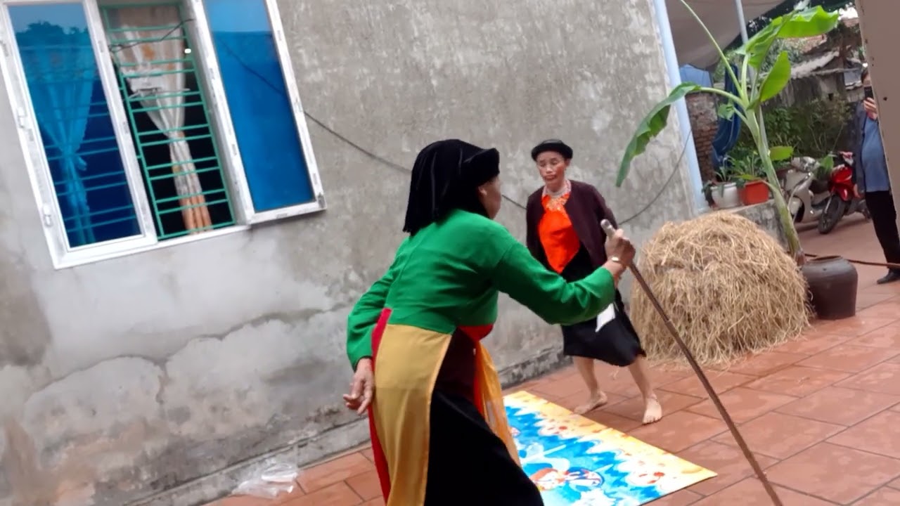 Dân Vũ Hà Nguyên diễn cô cháu Thị Nở do chị hồng tươi Mỹ Lệ
