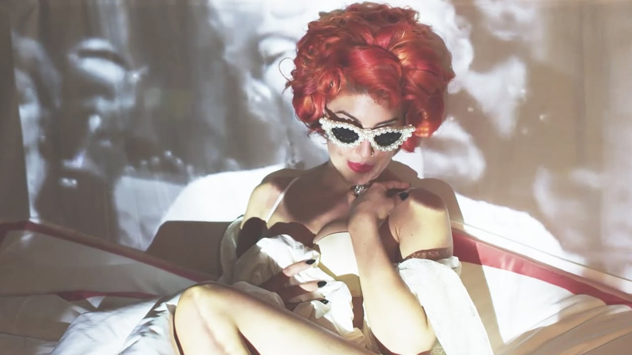 Neon Hitch - Midnight Sun [Official Video]