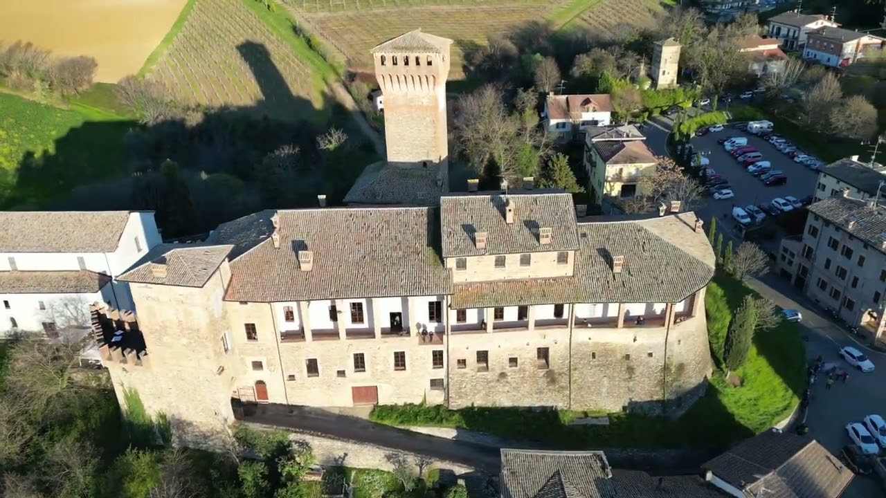 DJI Mini 3 Pro.Levizzano Rangone Castle. Drone e Camera