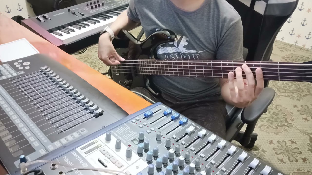 Grupo 5 - El teléfono (Bass Cover)
