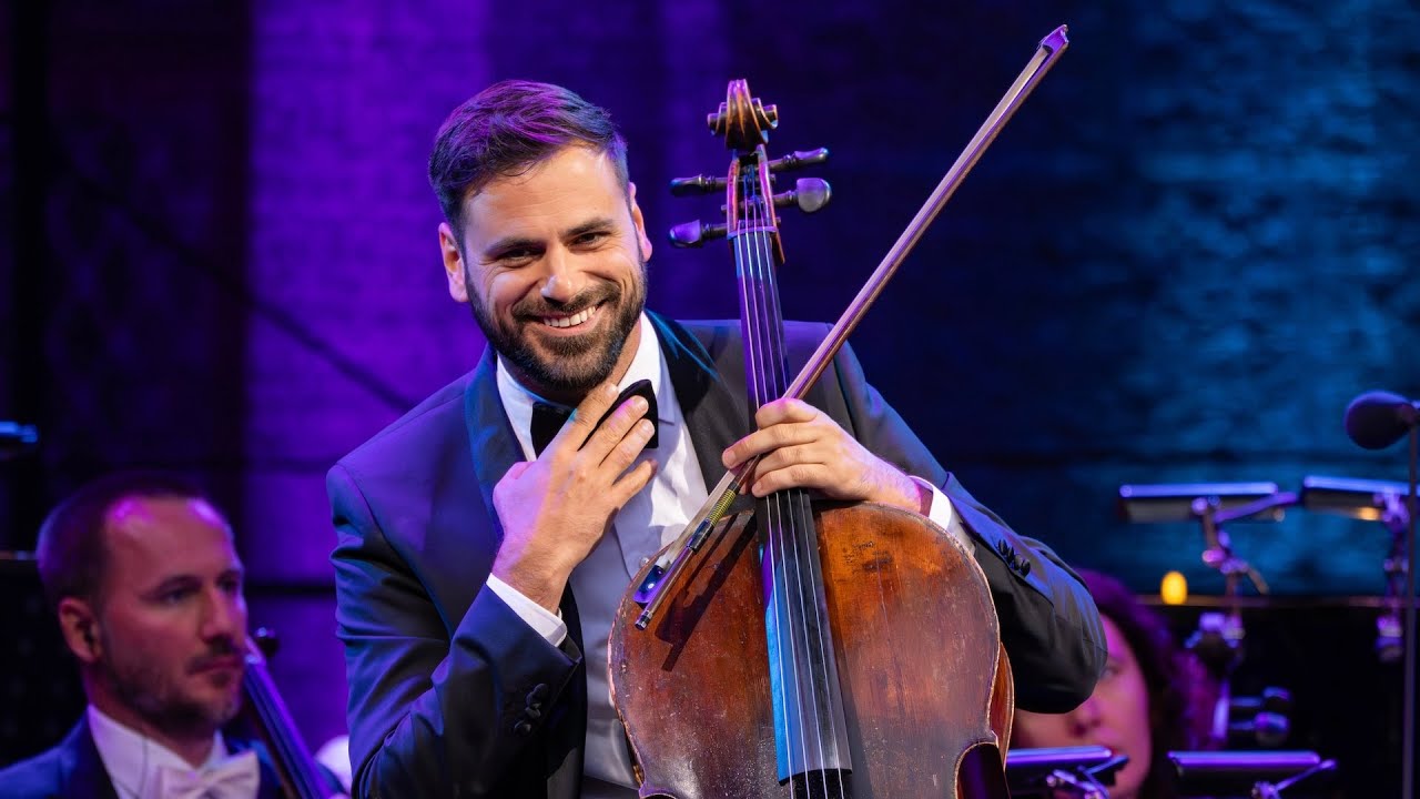 HAUSER - Caruso LIVE at Neuschwanstein Castle