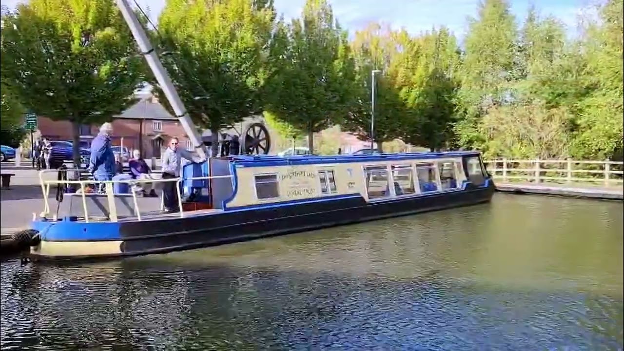 LynealTrust Day Boat