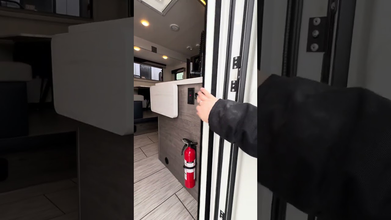 Lance 2565 walk-through 
