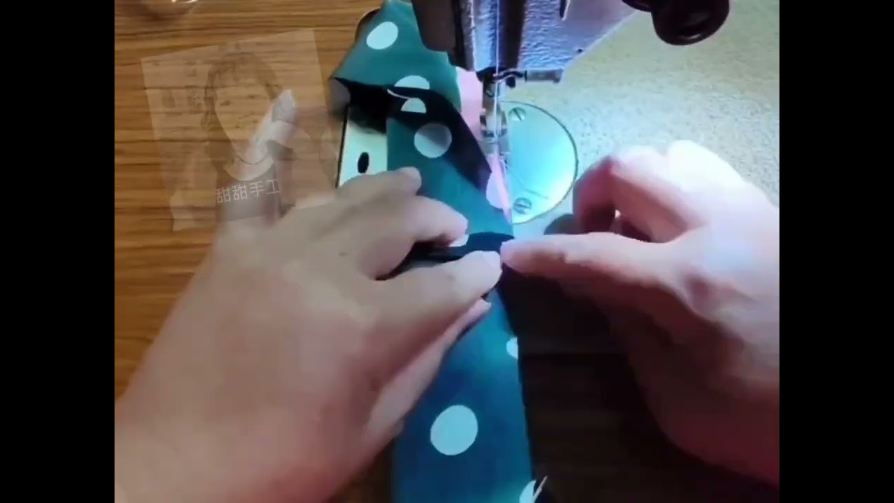碎布利用~双色大肠发圈/简单易做，可以成为漂亮的商品。EASY DIY SCRUNCHIES