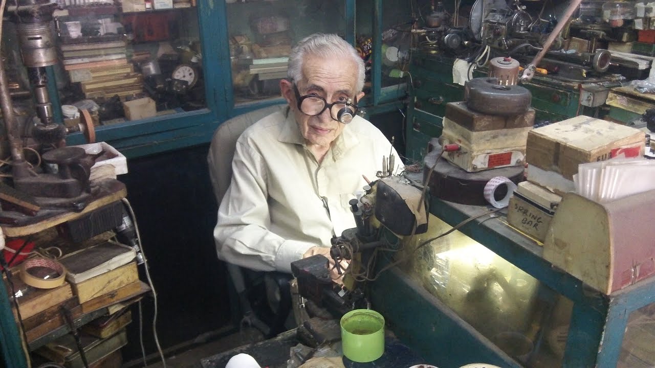 92-летний #армянин #кипрский часовщик Бедрос Шахназарян - #Никосия #Кипр (7 октября 2019 г.)