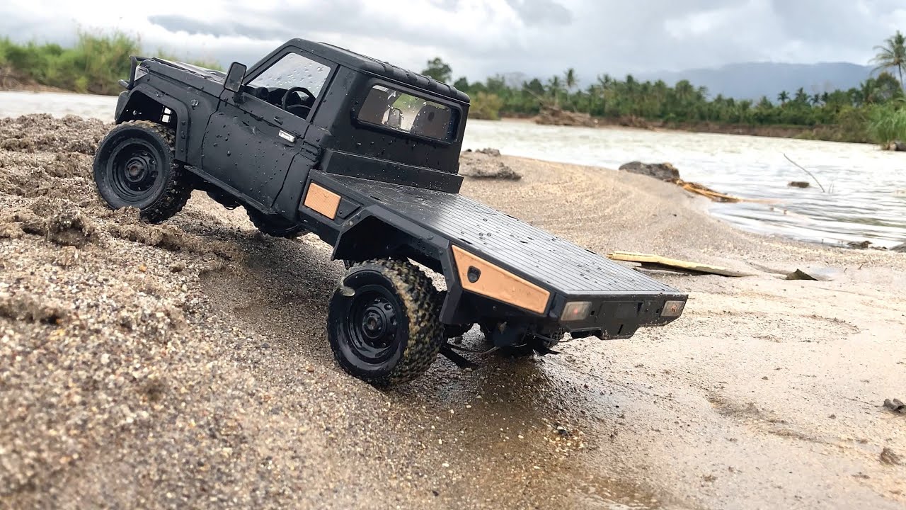 MN 82S - THE DIFFERENCES REVEALED : RC Land Cruiser 79