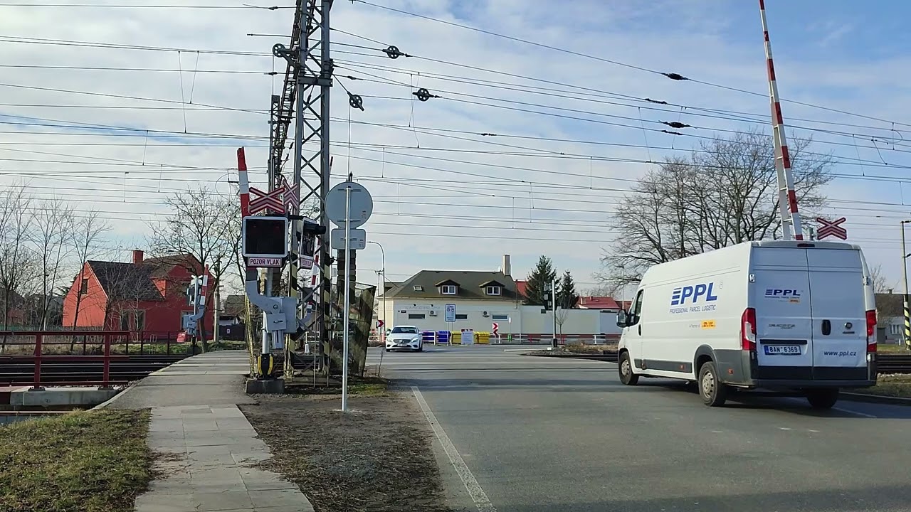 Železniční přejezd Velký Osek #1 10.2.2025