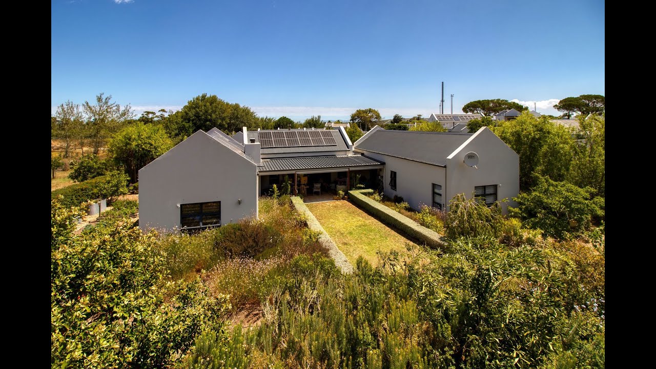House for sale in Raithby, Somerset West | Pam Golding Properties