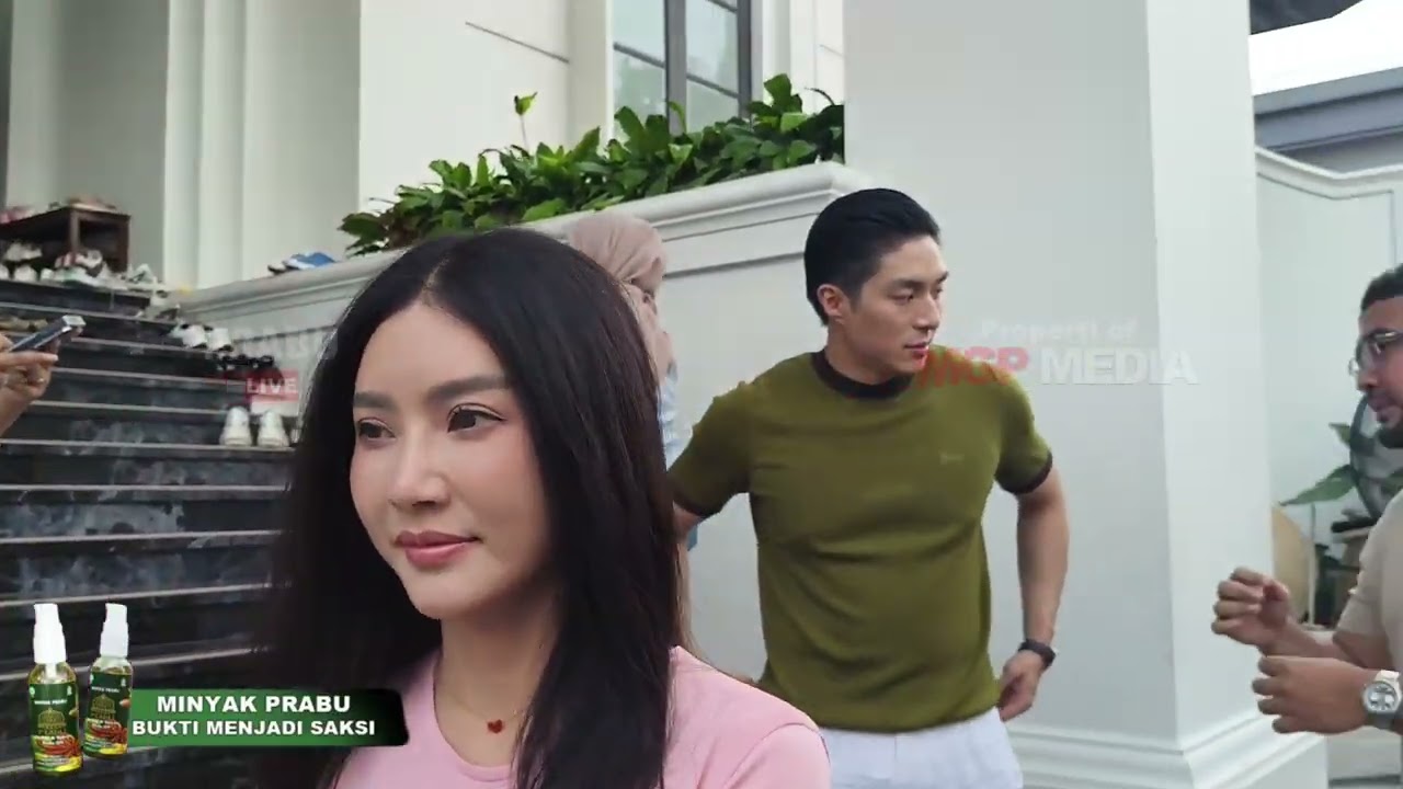 NATALAN BERSAMA SARWENDAH DAN GIO