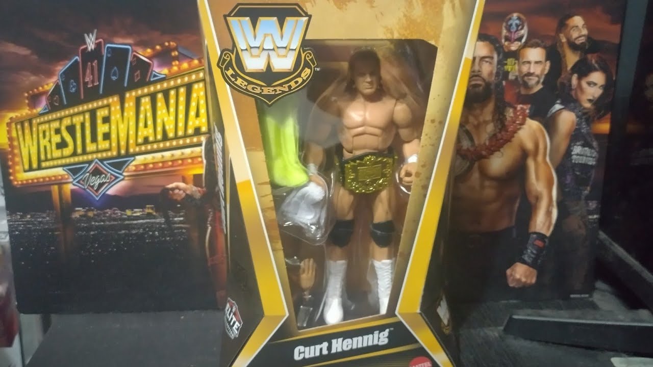 Распаковка и обзор WWE Legends Series 29 Курта Хеннига.