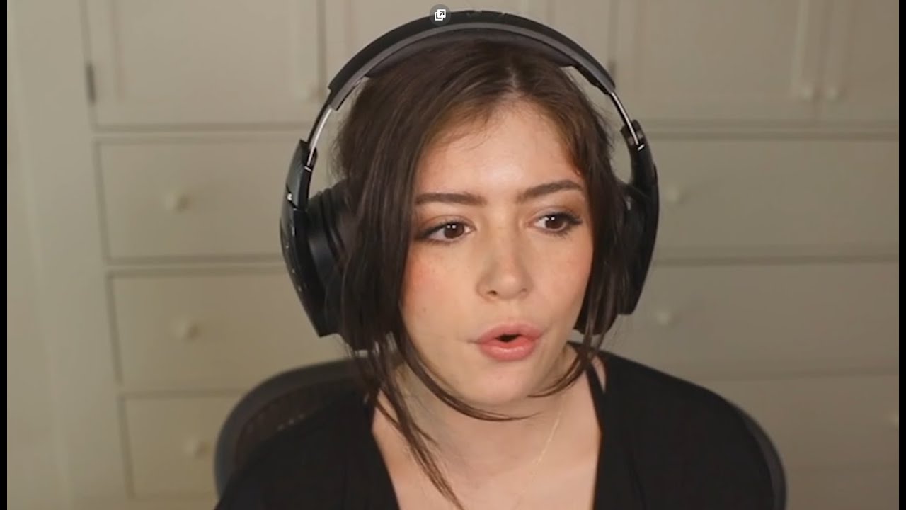 Chrissy Costanza - Can you roll your tongue